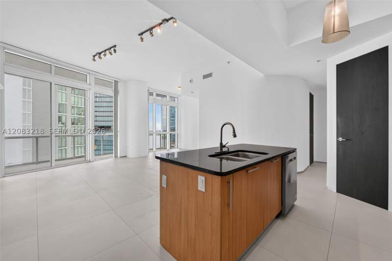 2 bedroom Condominium at 480 NE 30th St 2201, Platinum Condo, Miami — photo 4