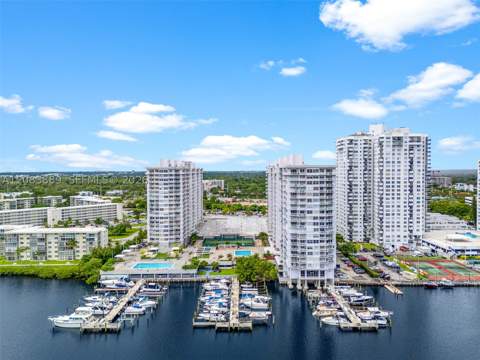 18071 Biscayne Blvd Ph04 & Ph03, Aventura FL - photo 22 of 26