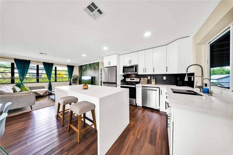 3 bedroom SingleFamilyResidence at 10275 SW 112th St, Coletown Acres, Miami — photo 4
