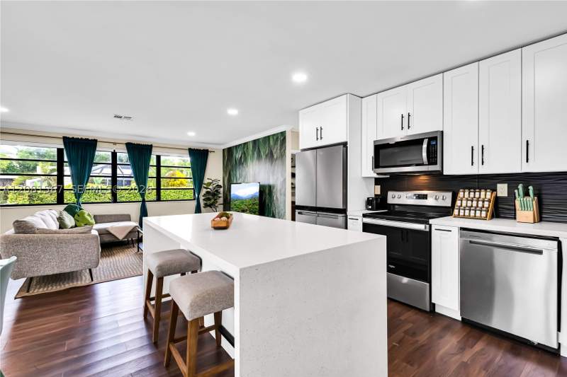 3 bedroom SingleFamilyResidence at 10275 SW 112th St, Coletown Acres, Miami — photo 5