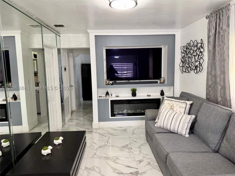 3 bedroom SingleFamilyResidence at 2440 NW 57th St, Syrola Pines, Miami — photo 4