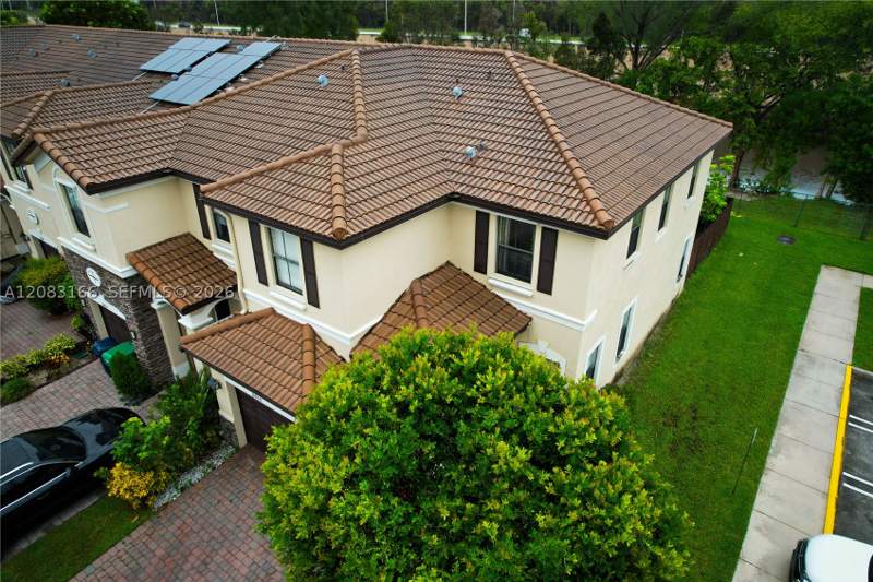 3 bedroom Townhouse at 116 NW Path 8860, St Moritz Estates, Doral — photo 3