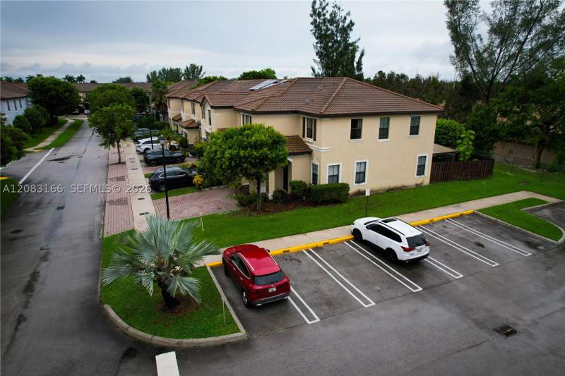 3 bedroom Townhouse at 116 NW Path 8860, St Moritz Estates, Doral — photo 5