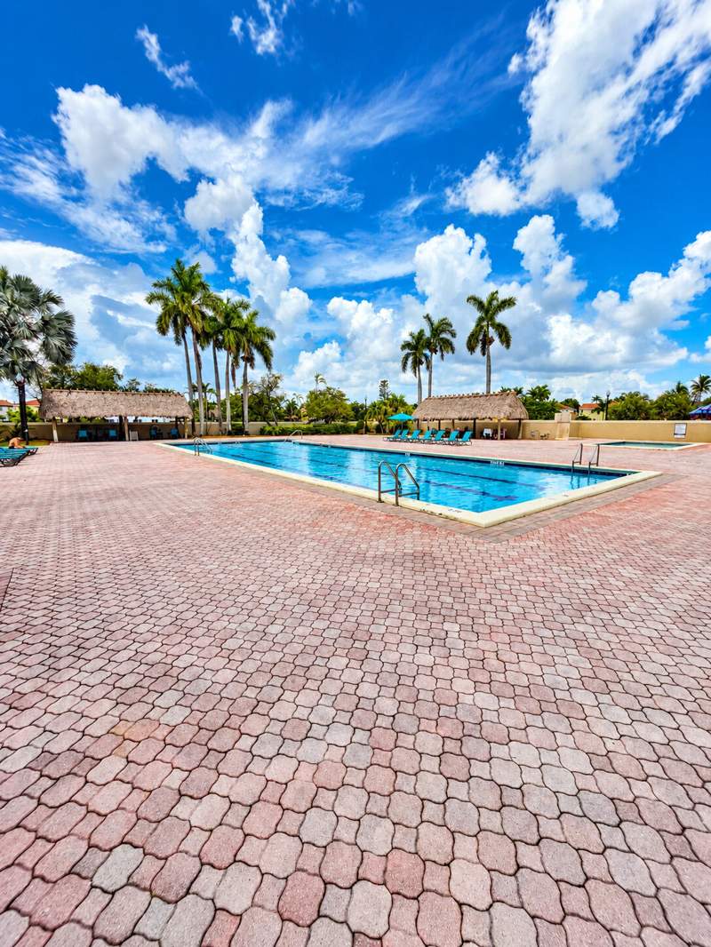 4 bedroom SingleFamilyResidence at 14971 SW 46th Terrace, The Mansions, Miami — photo 3