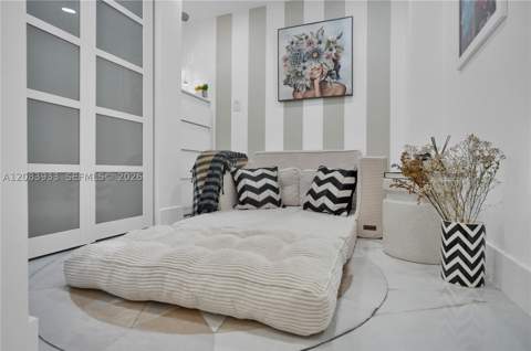 770 NE 69th St 5D, Miami FL - photo 13 of 44