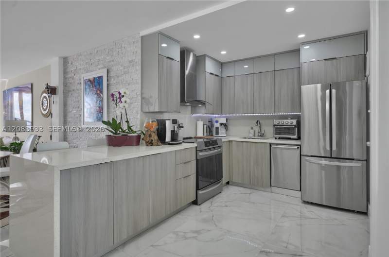 2 bedroom Condominium at 770 NE 69th St 5D, Palm Bay Condominium, Miami — photo 5