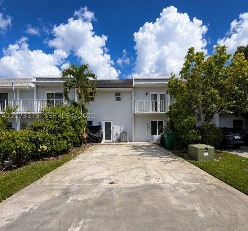 3 bedroom Townhouse at 11221 SW 33rd Cir Pl, Karlan Townhouses Sub, Miami — photo 1