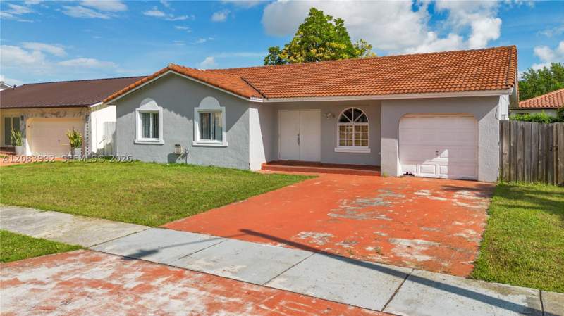 4 bedroom SingleFamilyResidence at 15421 SW 177th Ter, Majestic Estates 1st Addn, Miami — photo 2