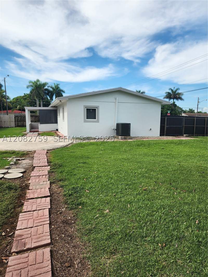 4 bedroom SingleFamilyResidence at 771 NW 15th St, King Robert, Homestead — photo 4