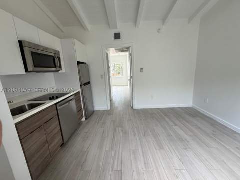 1450 Meridian Ave 202, Miami Beach FL - photo 6 of 10