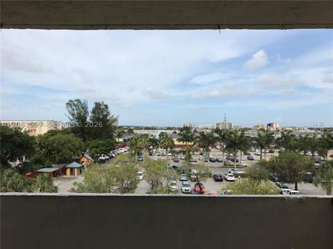 10090 NW 80th Ct 1561, Hialeah Gardens FL - photo 10 of 10