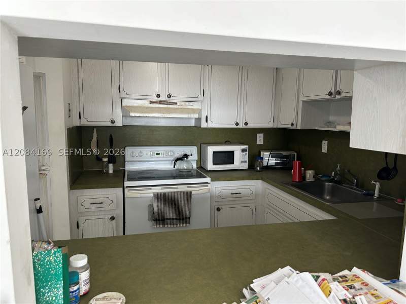 1 bedroom Condominium at 3665 NE 167th St 307, Caribbean House Condo, North Miami Beach — photo 4