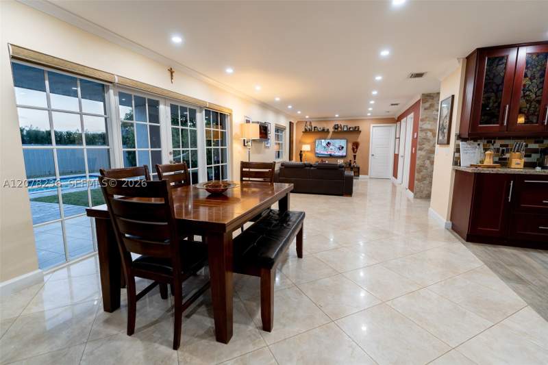 3 bedroom SingleFamilyResidence at 15420 SW 156th Ter, Weitzer Shauna Meadows SE, Miami — photo 3