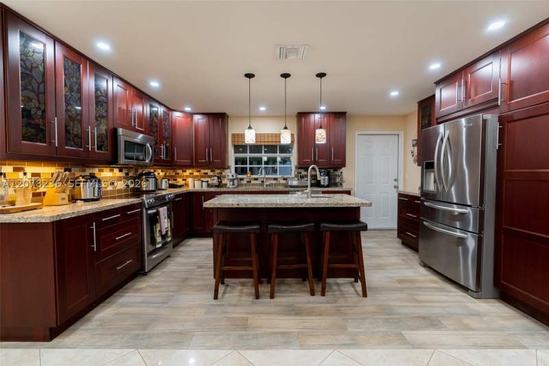 3 bedroom SingleFamilyResidence at 15420 SW 156th Ter, Weitzer Shauna Meadows SE, Miami — photo 5