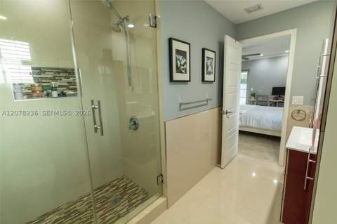 15420 SW 156th Ter, Miami FL - photo 7 of 32