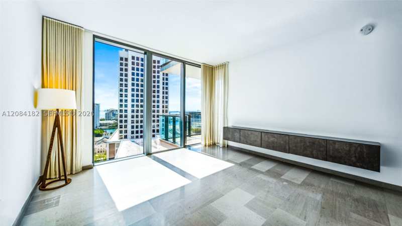 1 bedroom Condominium at 68 SE 6th St 1605, Reach Condo, Miami — photo 1