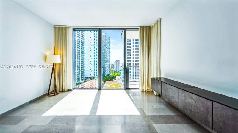 1 bedroom Condominium at 68 SE 6th St 1605, Reach Condo, Miami — photo 2