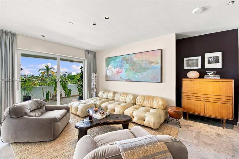1 bedroom Condominium at 16 Island Ave 4E, Belle Towers Condo, Miami Beach — photo 1