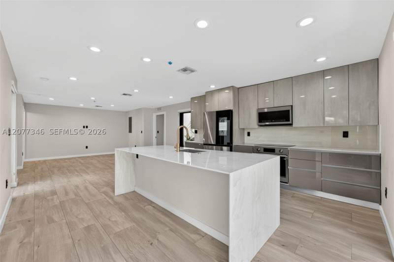 3 bedroom Townhouse at 11 NE 51 A, Railway Shops Addn, Miami — photo 3