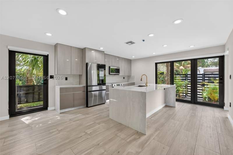 3 bedroom Townhouse at 11 NE 51 A, Railway Shops Addn, Miami — photo 5