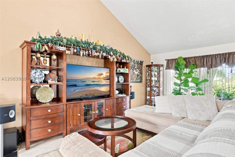 3 bedroom SingleFamilyResidence at 18209 NW 61st Ct, Harbour Sub, Hialeah — photo 5