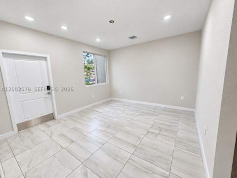 2419 SE 11th St, Homestead FL - photo 6 of 35