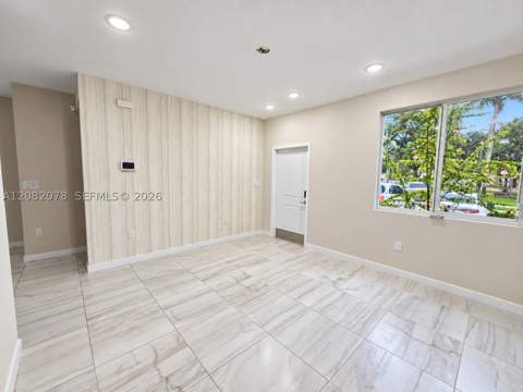 2419 SE 11th St, Homestead FL - photo 7 of 35
