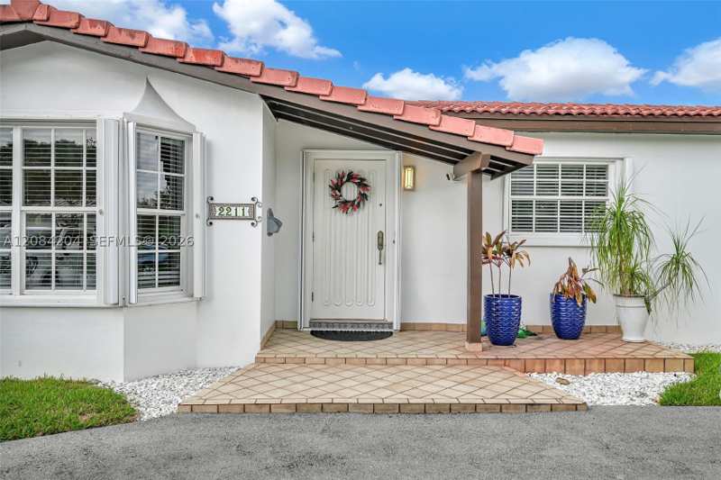 4 bedroom SingleFamilyResidence at 2211 SW 98th Pl, Westbrooke Gardens 1st Ad, Miami — photo 1