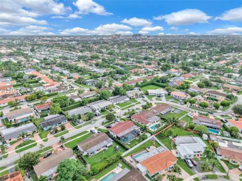 2211 SW 98th Pl, Miami FL - photo 10 of 68