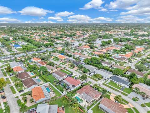2211 SW 98th Pl, Miami FL - photo 11 of 68