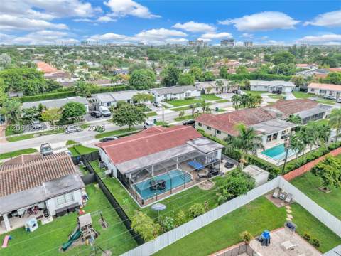 2211 SW 98th Pl, Miami FL - photo 16 of 68