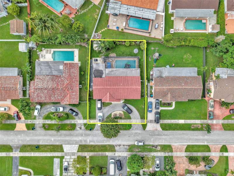 4 bedroom SingleFamilyResidence at 2211 SW 98th Pl, Westbrooke Gardens 1st Ad, Miami — photo 3