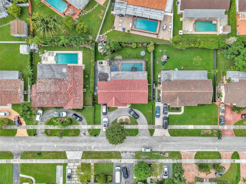 4 bedroom SingleFamilyResidence at 2211 SW 98th Pl, Westbrooke Gardens 1st Ad, Miami — photo 4