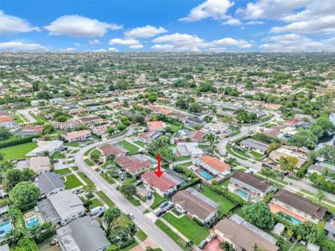 2211 SW 98th Pl, Miami FL - photo 7 of 68