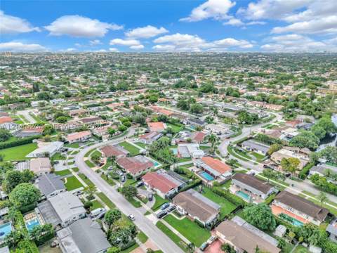 2211 SW 98th Pl, Miami FL - photo 8 of 68