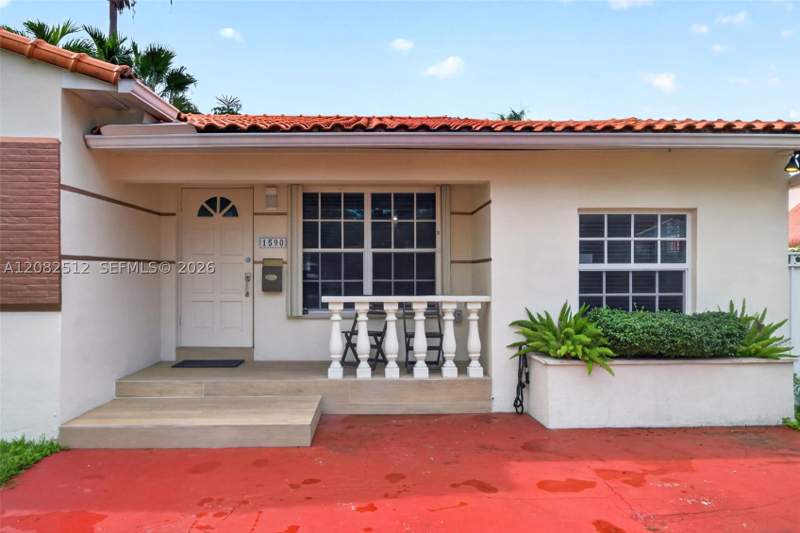 3 bedroom SingleFamilyResidence at 1590 NE 110th St, Biscayne Shores Corr Plat, Miami — photo 2
