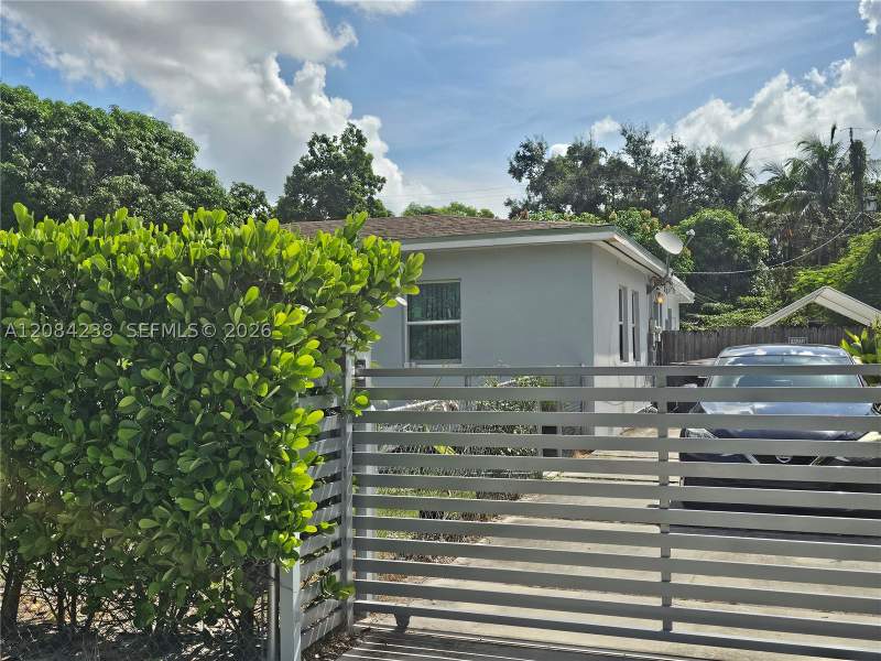 2 bedroom SingleFamilyResidence at 12145 NE 11th Ct, Palomar Sub, North Miami — photo 2
