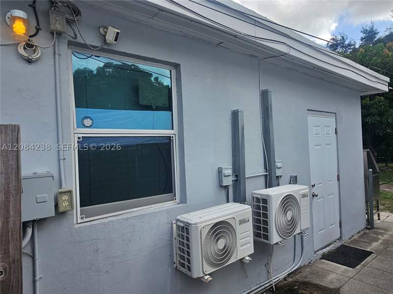 2 bedroom SingleFamilyResidence at 12145 NE 11th Ct, Palomar Sub, North Miami — photo 3
