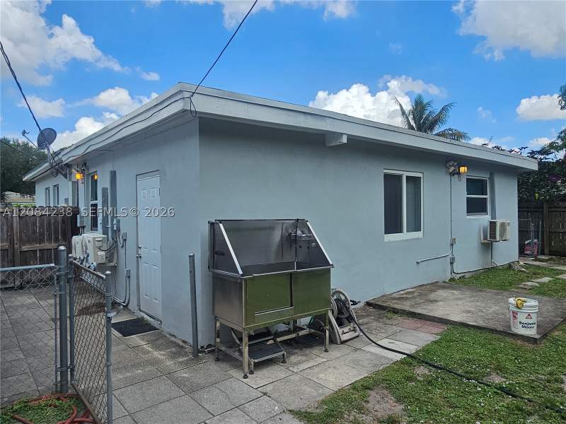 2 bedroom SingleFamilyResidence at 12145 NE 11th Ct, Palomar Sub, North Miami — photo 5