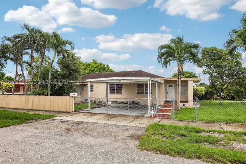3 bedroom SingleFamilyResidence at 3395 SW 88th Pl, Bird Road Highlands, Miami — photo 4