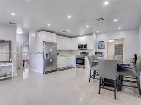1146 Jann Ave, Opa Locka FL - photo 10 of 38