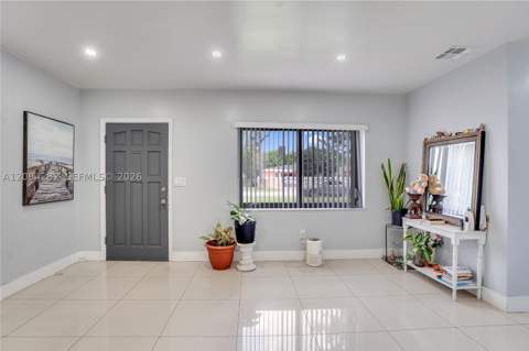 1146 Jann Ave, Opa Locka FL - photo 14 of 38