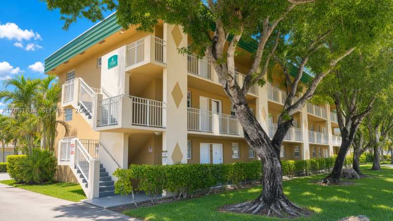 2 bedroom Condominium at 5500 SW 77th Ct 201, Miller Lake Condo, Miami — photo 1