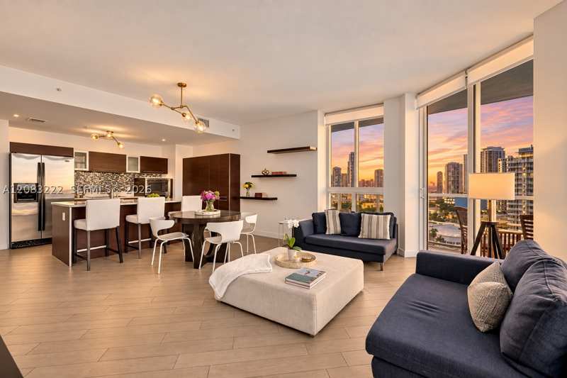2 bedroom Condominium at 1900 N Bayshore Dr 1518, Quantum On The Bay Condo, Miami — photo 1
