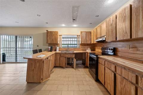 13217 SW 44th Ln, Miami FL - photo 13 of 29