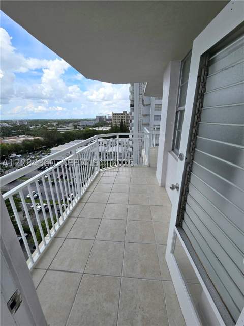 18051 Biscayne Blvd 1204, Aventura FL - photo 17 of 59