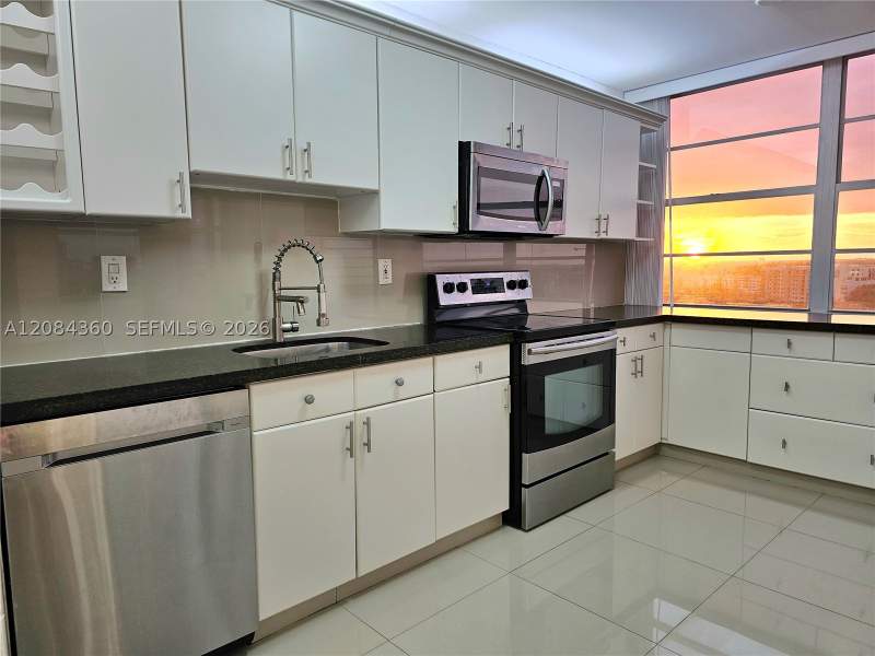 2 bedroom Condominium at 18051 Biscayne Blvd 1204, Del Prado Marina, Aventura — photo 5