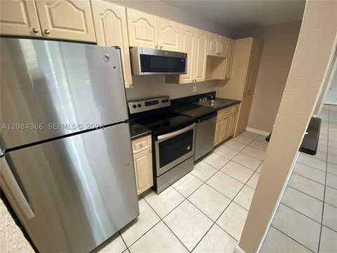 4154 NW 79th Ave 2C, Doral FL - photo 10 of 36