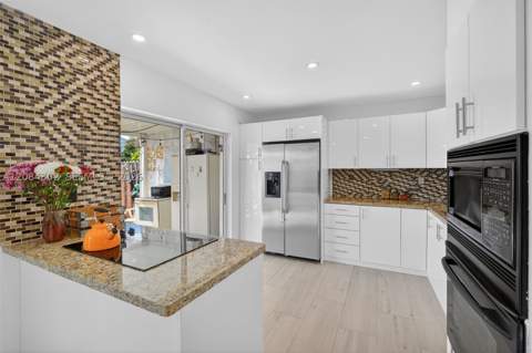 13758 SW 160th Ter, Miami FL - photo 13 of 50