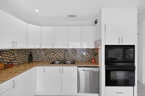 13758 SW 160th Ter, Miami FL - photo 15 of 50